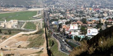 US Immigration Surge: New Policies Impacting Dreamers and Families in 2023